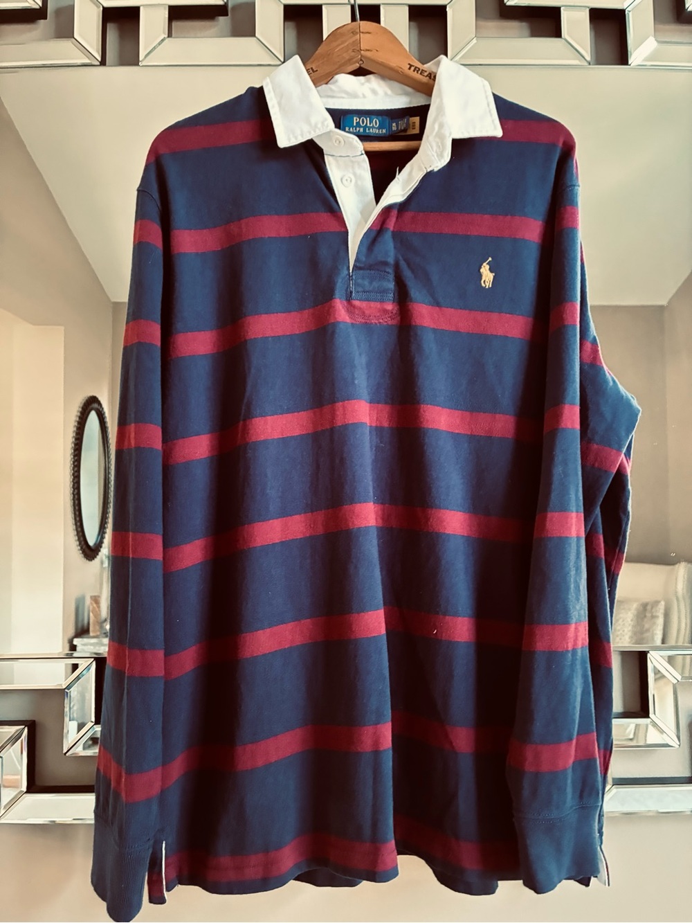 MENS, Size XL T POLO TOP! Worn 1 time! Looks brand NEW! 🐎🐎🐎🐎🐎